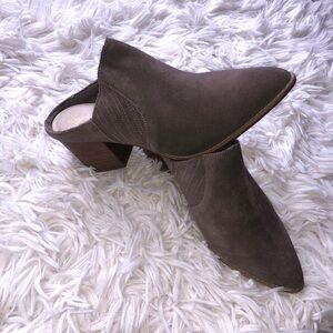 SEYCHELLES Womens 9.5 Suede Mules Shoes Stacked Heel Light Brown Anthropologie